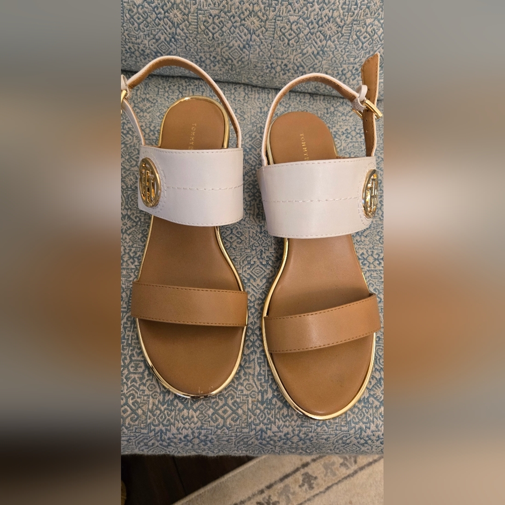 Women's Tan and White Sandals